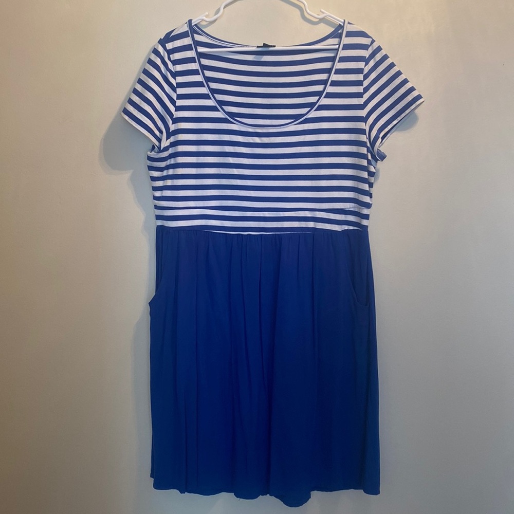 Blue dress with pockets